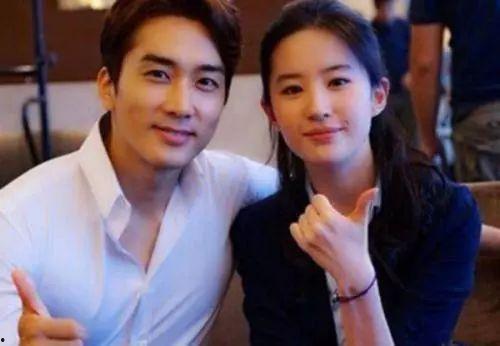 娱乐圈吃瓜读心小说,瓜田读心术，揭秘明星背后的秘密